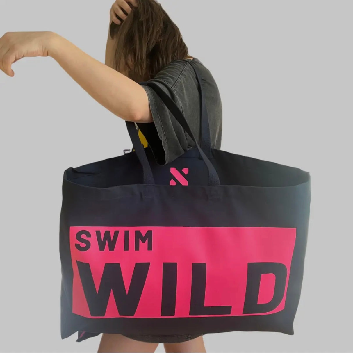 Jumbo Swim Wild Bag - Navy & Neon Pink