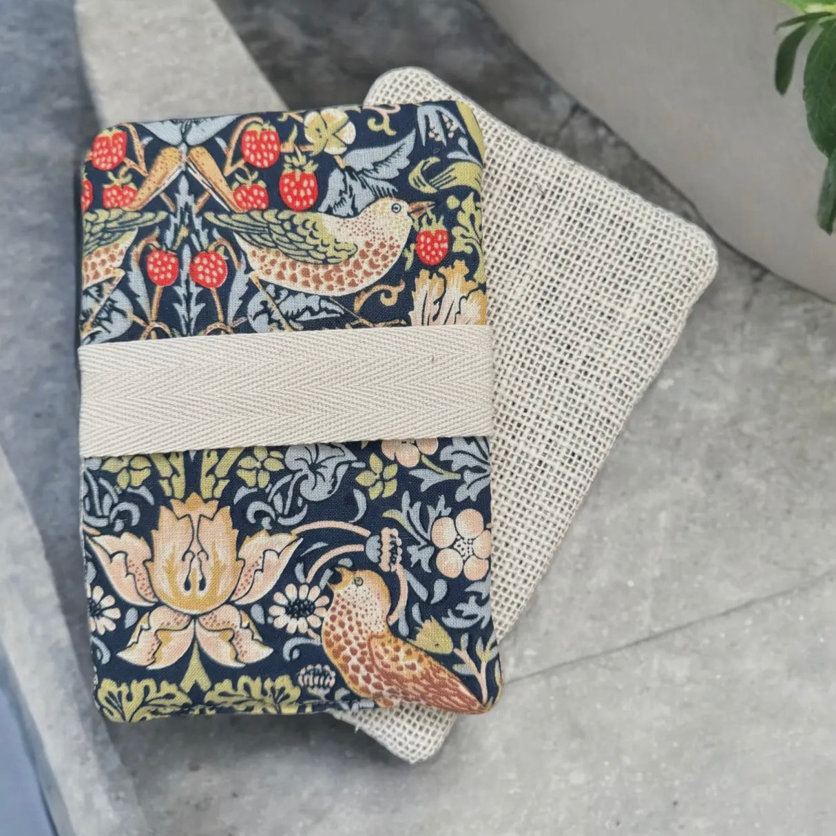 Lou Bees William Morris Eco Scrubbies